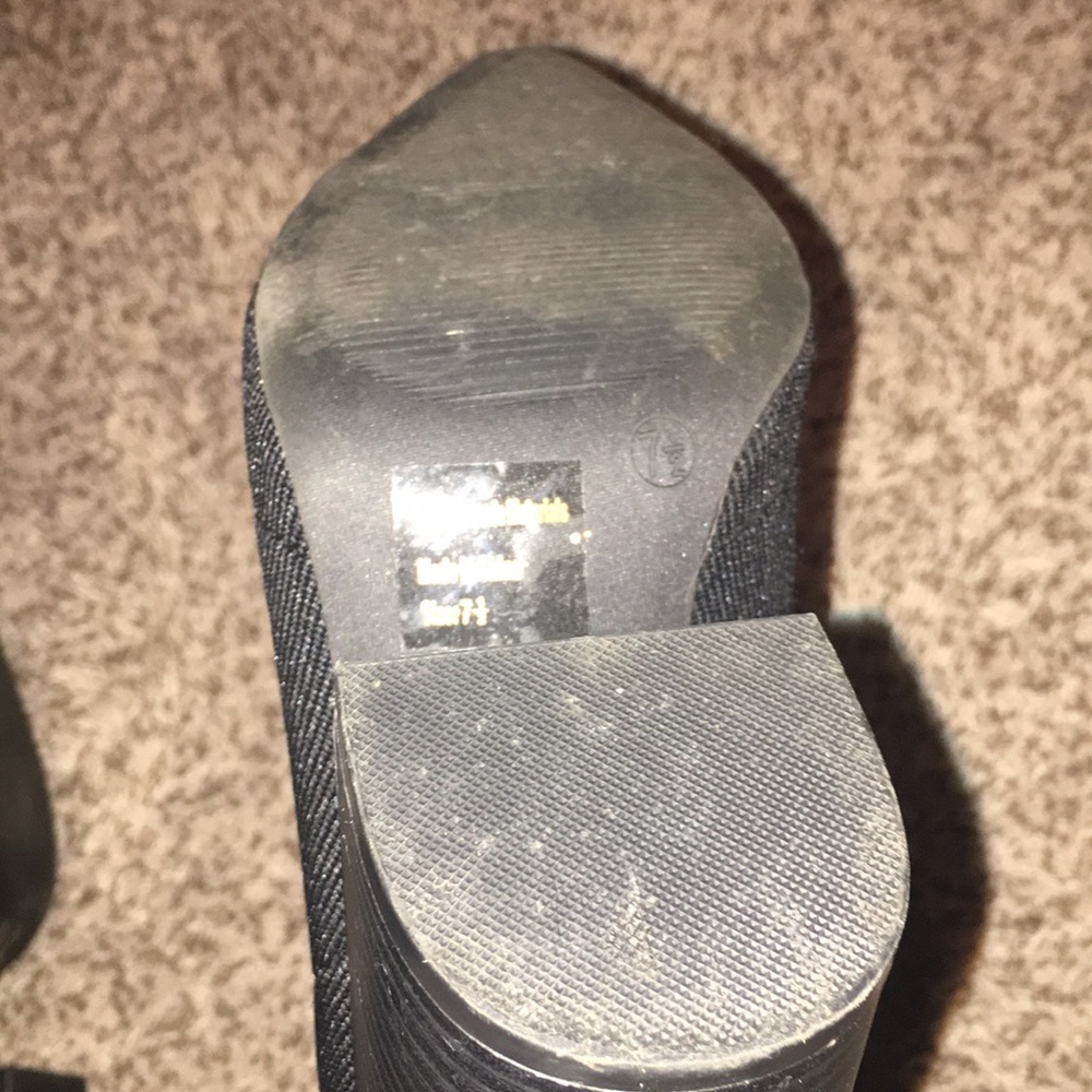 Heels - Picture 3 of 3